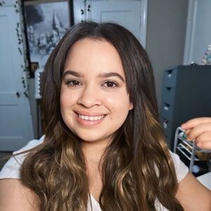 Meet your Posher, Valeria